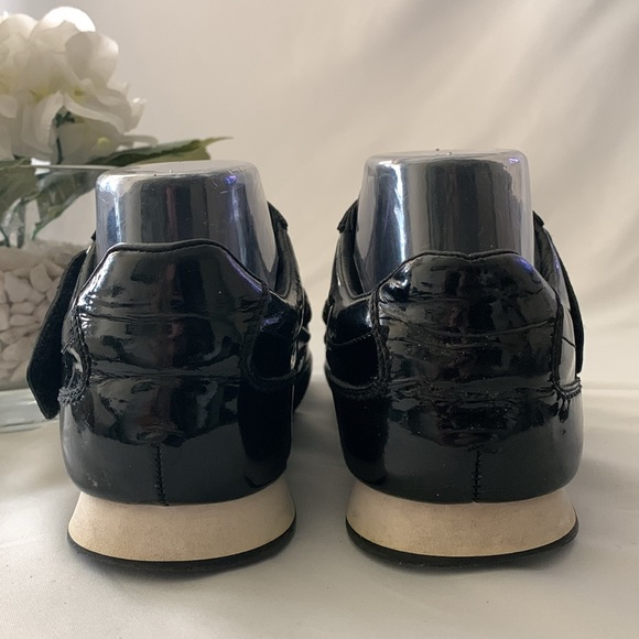 LOUIS VUITTON Black Patent Leather Trainers - Picture 8 of 16